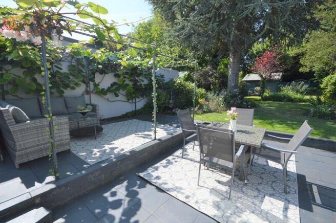 Patio/Seating Areas