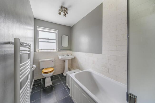 Bathroom.jpg