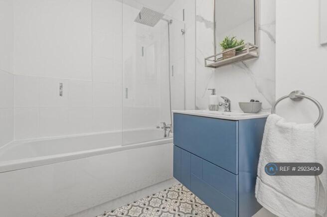 4 bed Terraced to rent Image 12