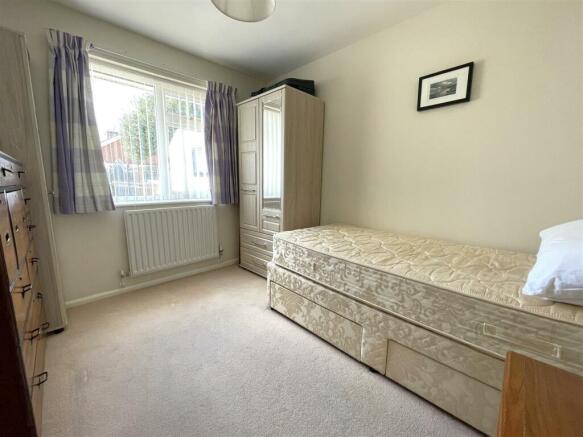 BEDROOM 2