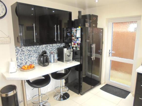 Kitchen - Cont