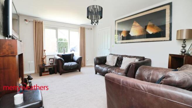 4 bed Detached for sale Image 11