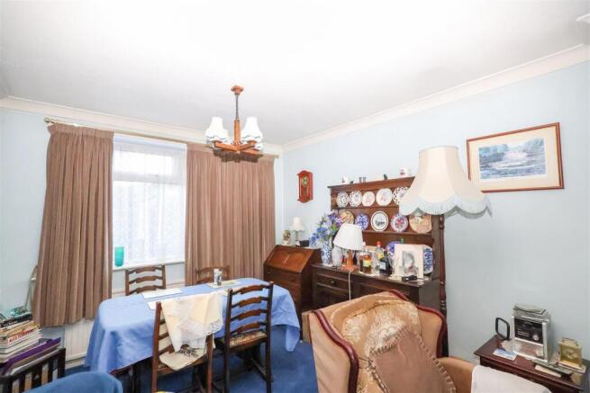 5 bed Semi-Detached for sale Image 12