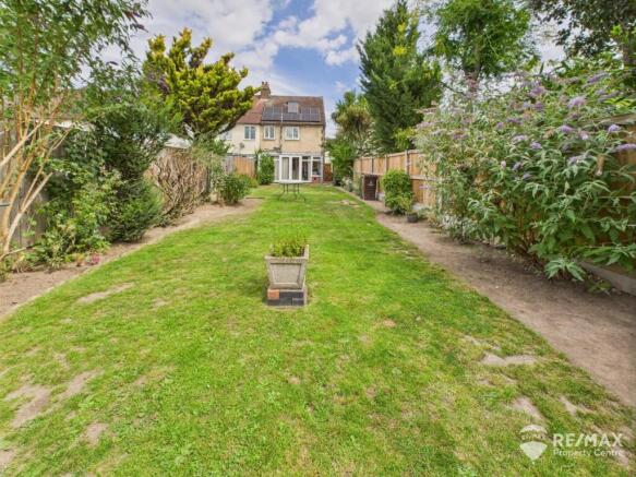 Rear Garden 1.jpg