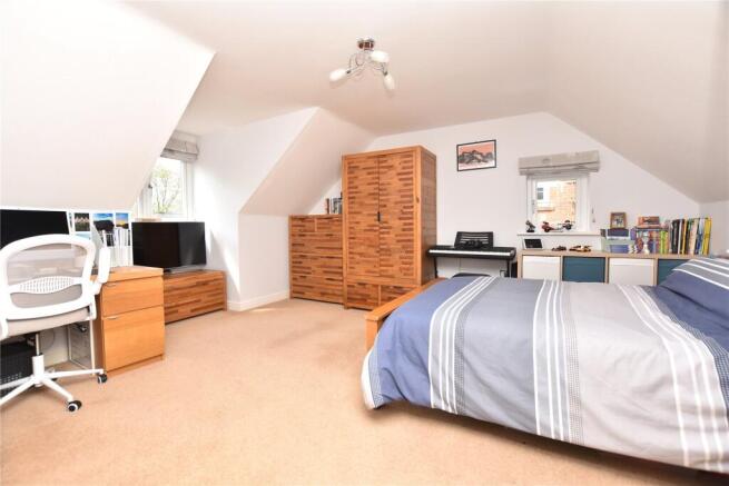 6 bed Detached for sale Image 10