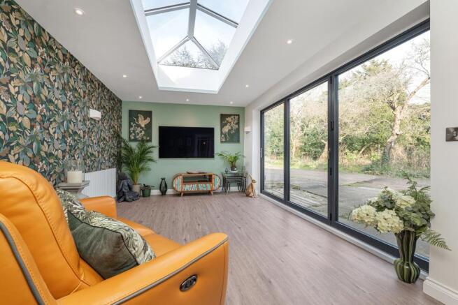 GARDEN ROOM