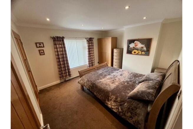 2 bed Semi-Detached for sale Image 12
