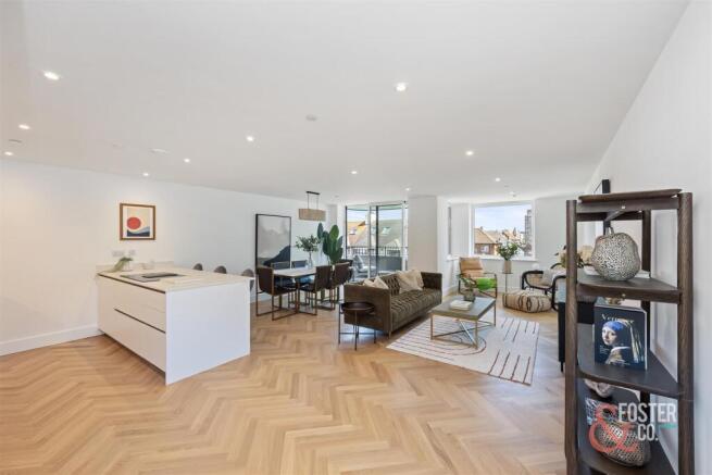 Flat 13-002 13.31.41.jpg