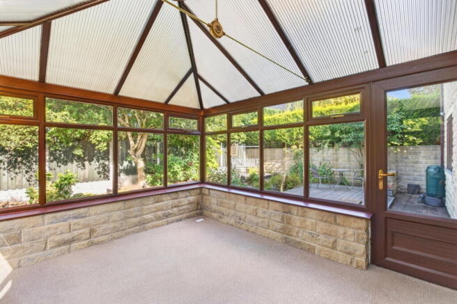 5 bed Detached for sale Image 12