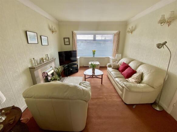 Bramleys Estate Agents - Hepworth Drive - Mirfield