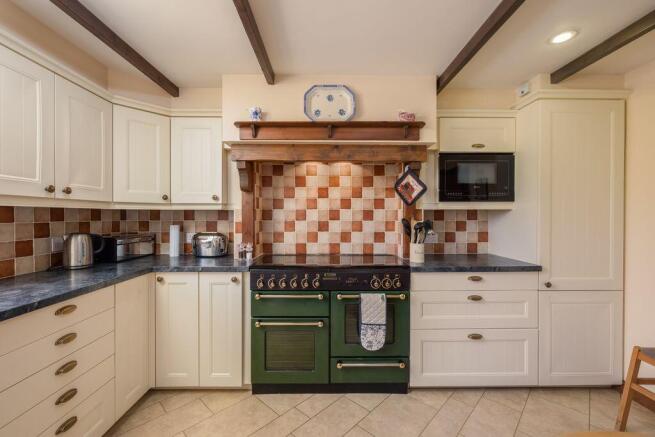 4 bed Detached for sale Image 5