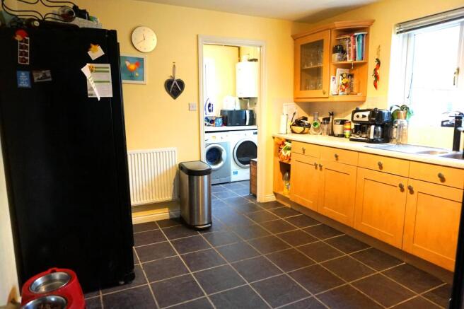 Kitchen & Breakfast Room2