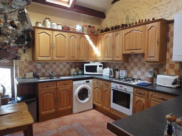 KITCHEN: