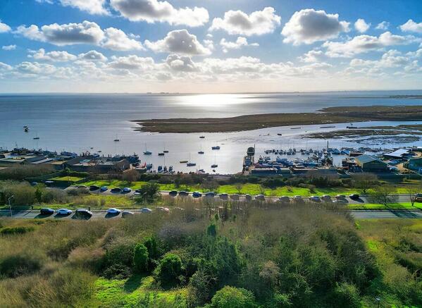 1766164242409_eas...