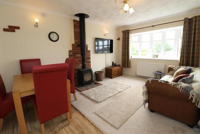 2 bed Semi-Detached Bungalow for sale Image 5