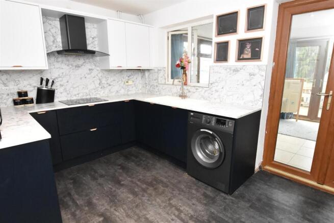 KITCHEN DINING ROOM