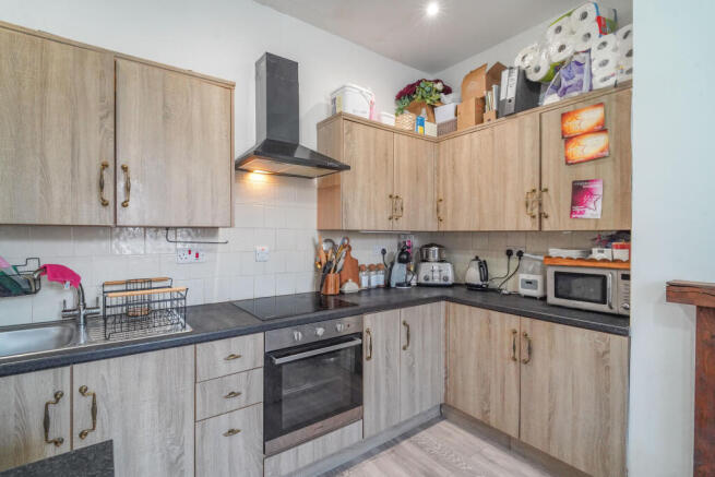 2 bed Flat for sale Image 4