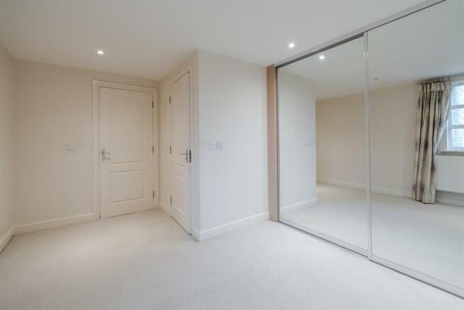 Bedroom 1-2.jpg