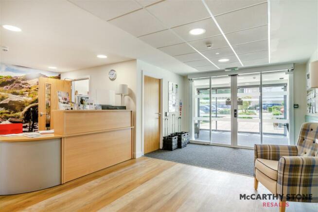 8609757-interior20.JPG