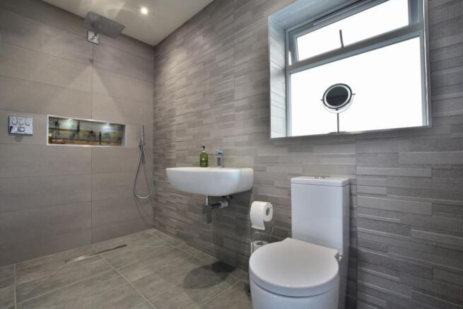 En-Suite Bathroom