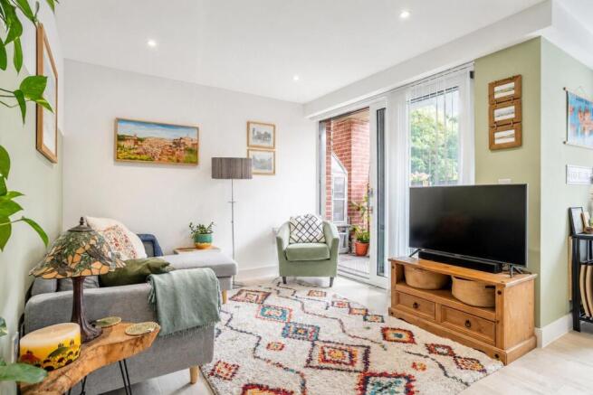 2 bed Apartment for sale Image 2