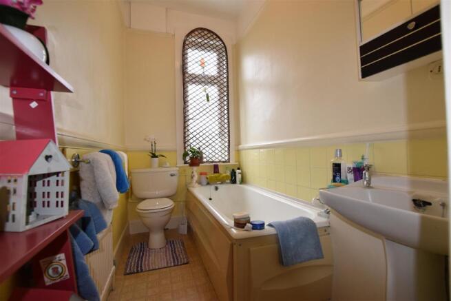 Bathroom.JPG