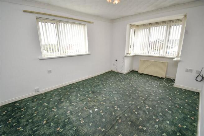 Cygnet Close, Great Sutton, Ellesmere Port photo 4
