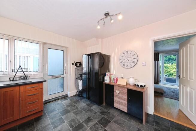 3 bed Semi-Detached for sale Image 5