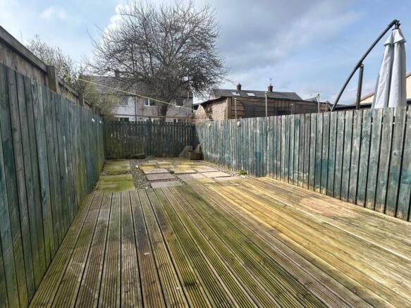 2 bed Town House to rent Image 12