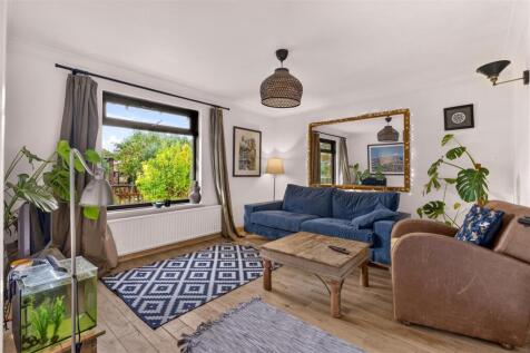 Springfield Gardens, Worthing, BN13 2DF