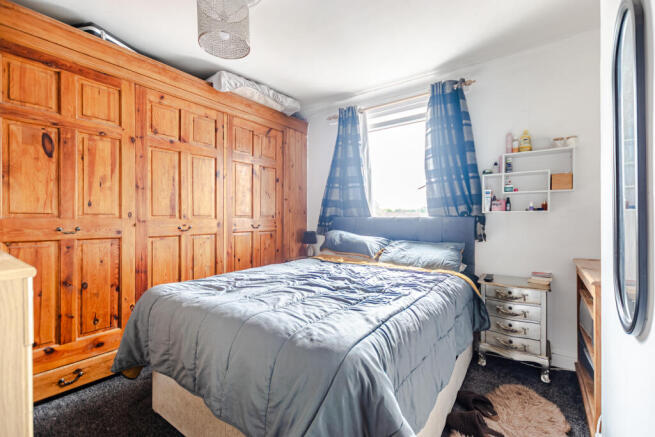 3 bed Terraced for sale Image 11