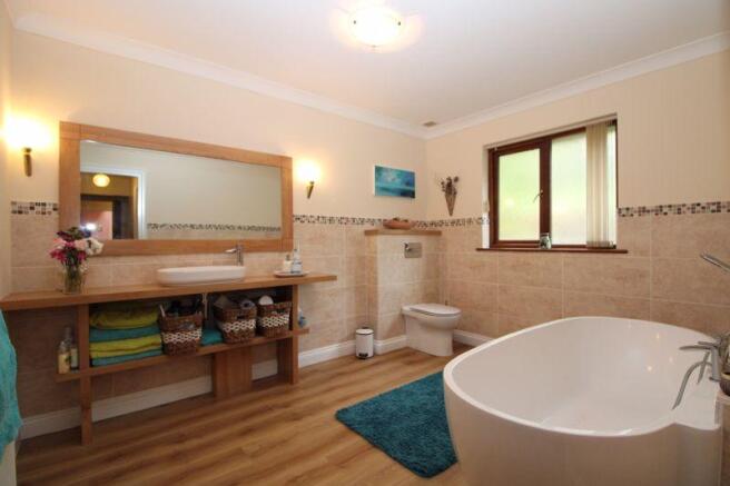 Luxurious fami...