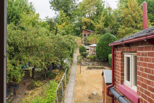 4 bed Terraced for sale Image 11