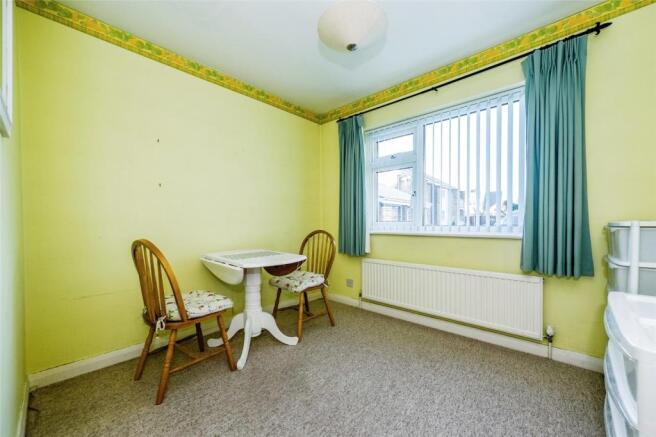 Bedroom2/Dining Room