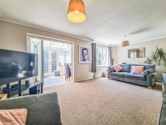 Living Room2.jpg