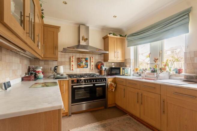 4 bed Detached for sale Image 5