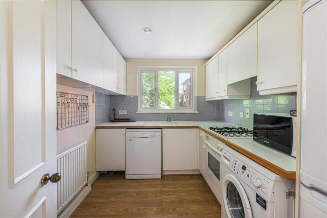 7 Langham Ct Kit.jpg