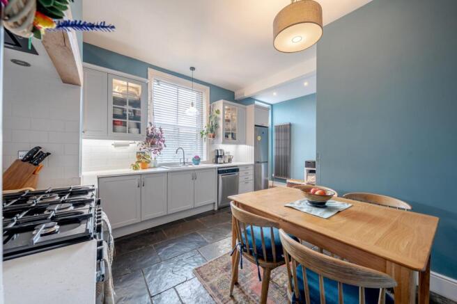 5 bed Terraced for sale Image 11