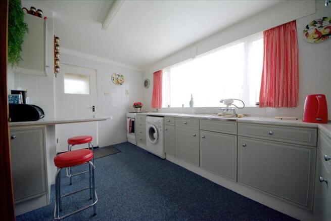 KITCHEN/BREAKFAST ROOM