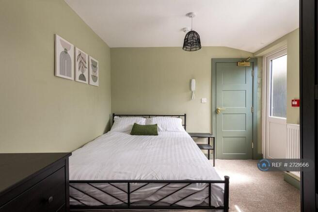£775 Pcm