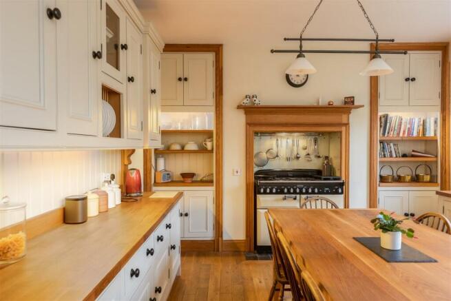 The Avenue 10 Kitchen-2.jpg