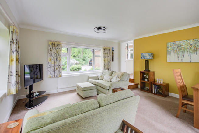 5 WILLOW CLOSE-14