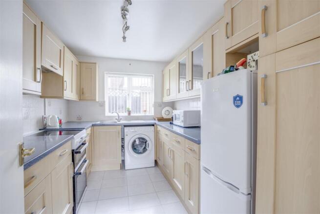 6 Lorraine Close, HP13 7JY-2.jpg