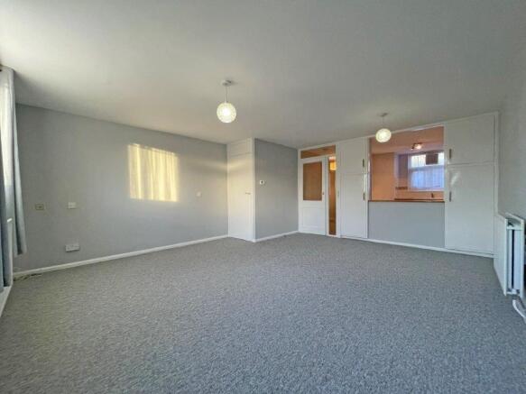 Open plan living (2)