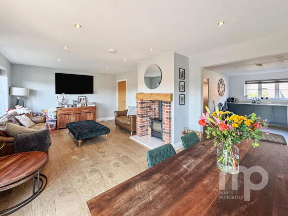 Warman Way, Ashwellthorpe, NR16 photo 4