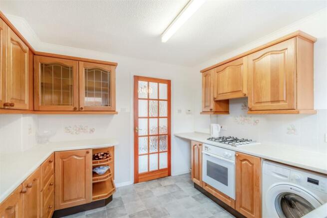 8559012-interior11.jpg