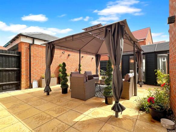 Landscaped Rear Garden 418