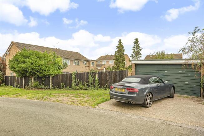 Garage/Parking