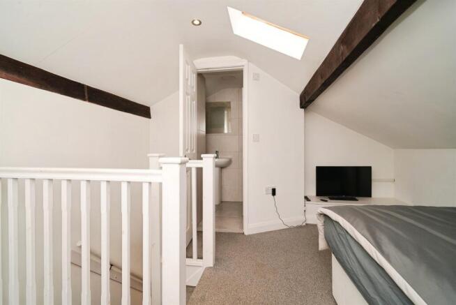3 bed Terraced for sale Image 11