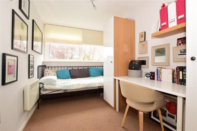 Bedroom 2/ Study